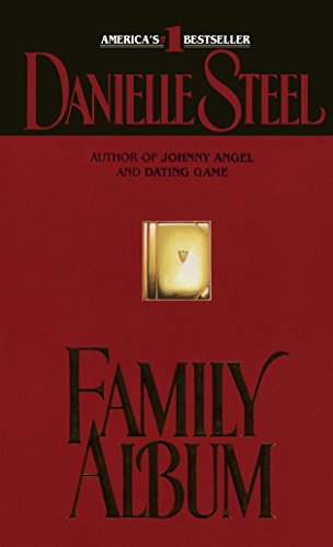 Family Album: A Novel [Mass Market Paperback] Steel, Danielle