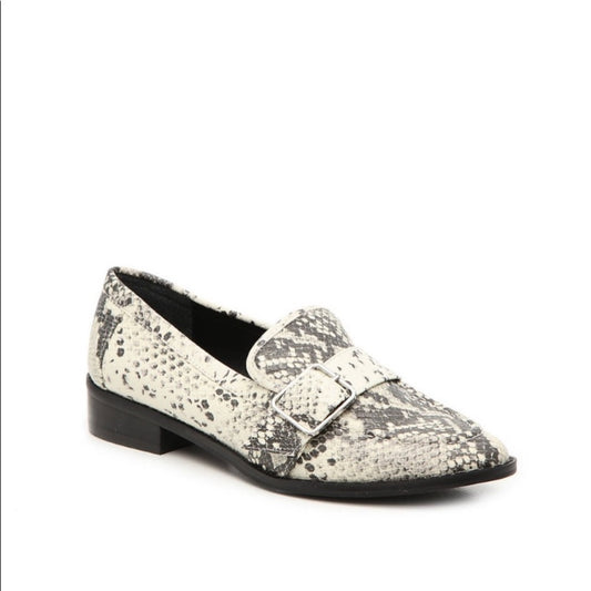 Size 9.5 Bleecker & Bond womens loafers