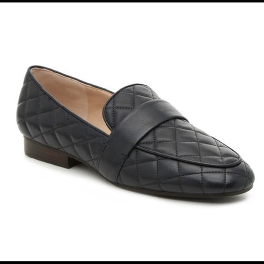 Size 7 Woman’s Essex Lane black loafers
